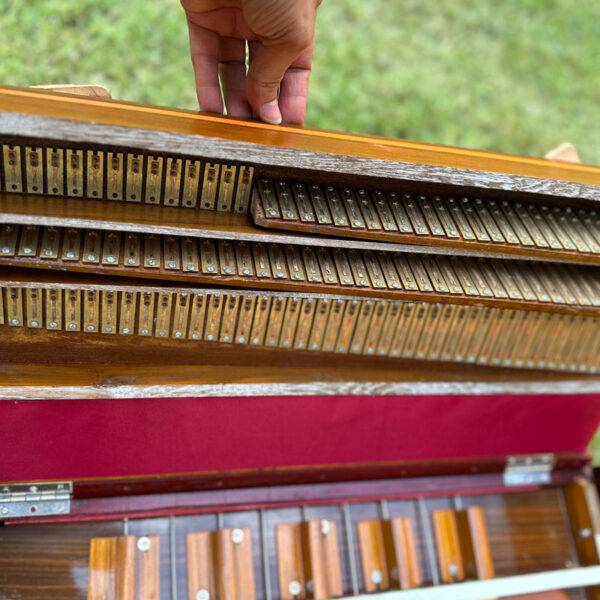 Scale Changer Harmonium - Image 16