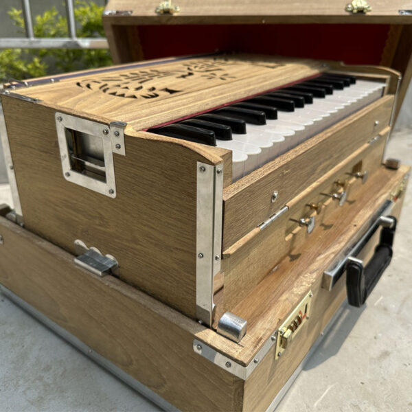 Harmonium 2,5 Octaves<br/> Raw Wood - Image 2